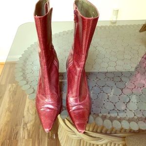 Cole Hann lightly worn kitten  burgundy boots